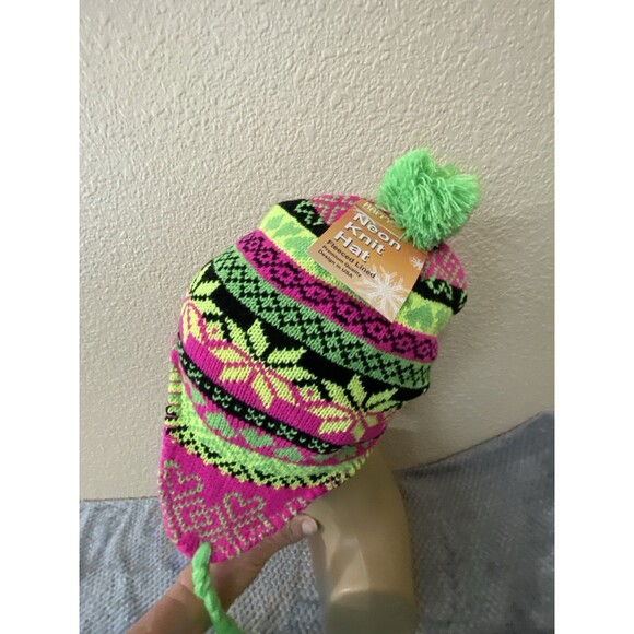 Peruvian Chullo hat Neon Florescent Green Pom - Picture 6 of 14